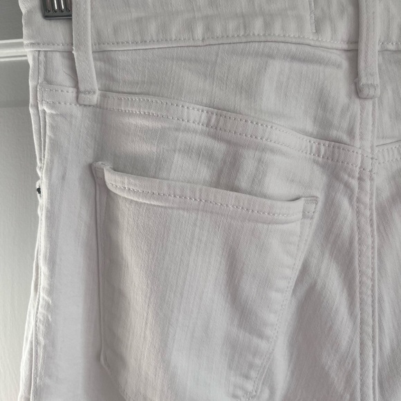 Abercrombie & Fitch White Jeans. “The Super Skinny High Rise”. SZ 27/4R - Picture 9 of 11